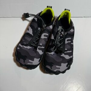 Crova Kids Boys Water Shoes‎ Wide Foot Ergonomic Gray Size 1 / 32 Outdoor Beach